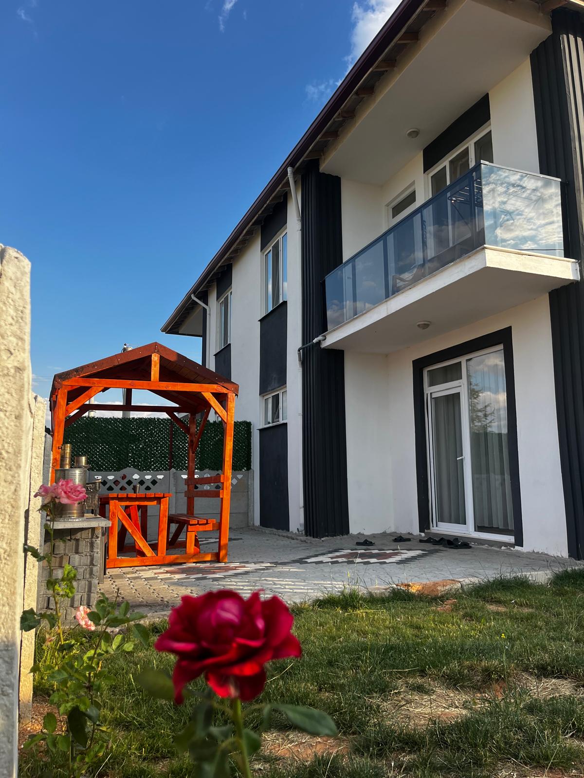 Gazlıgöl Derici Termal villa bahçe ve dış mekan